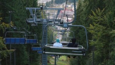 Teleferiğe binen çift