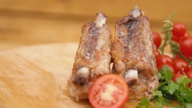 Domatesli bir parça et.