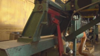 Tekrarlanan hareket makinesi ögesi