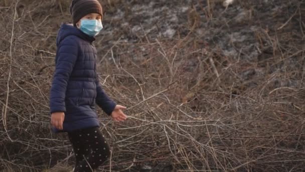 Child with a medical mask — Stock Video