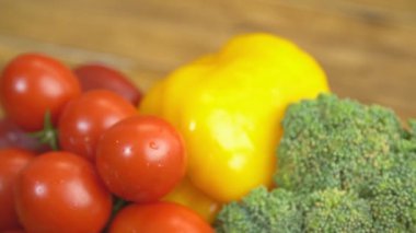 brokoli biber ve domates.