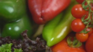 brokoli biber ve domates.