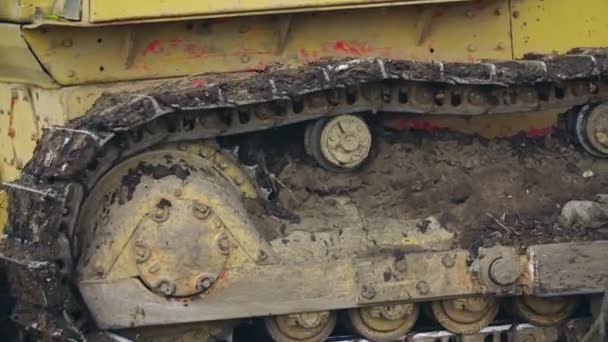 Vertedero bulldozer oruga — Vídeo de stock