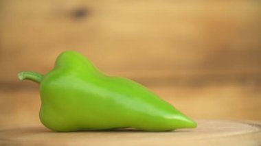 Masada bir yeşil biber