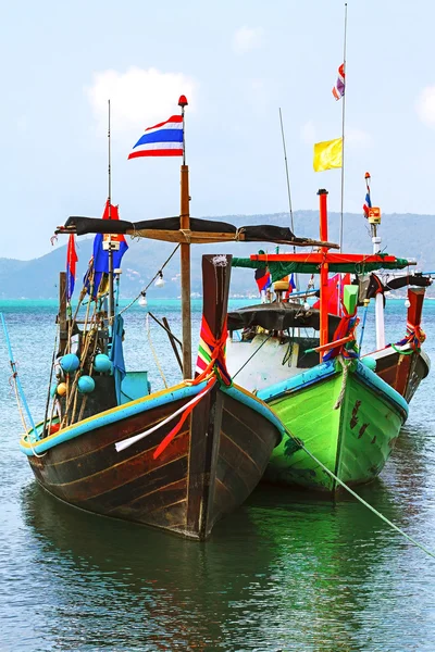 Barcos de madera en el agua — Foto de Stock