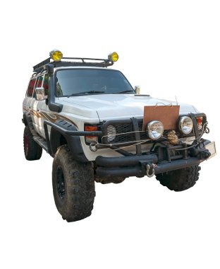 Beyaz arka plan üzerinde beyaz jeep