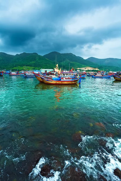 Bay with boats, Vietnam. — Stock Photo, Image