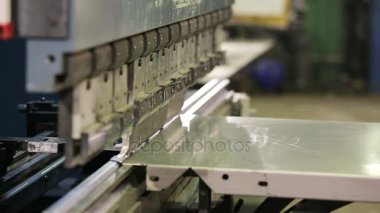Özel aygıt sac bükme. Metal yanma işlemi. Fabrika