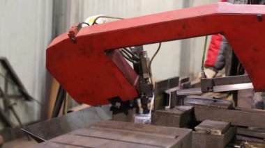 Endüstriyel metal gördüm
