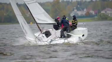 Yelken yelkenli tekne ile navigasyon açın