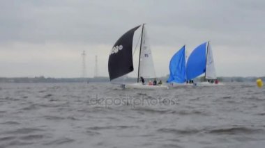 Yelken yelkenli tekne ile navigasyon açın