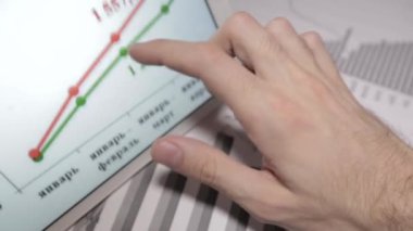 Dokunmatik ekran bilgisayar üzerinde grafik diyagramı