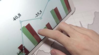 Dokunmatik ekran bilgisayar üzerinde grafik diyagramı