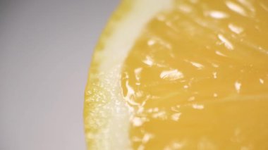 Kesilmiş limon makro. Limon dilimleri