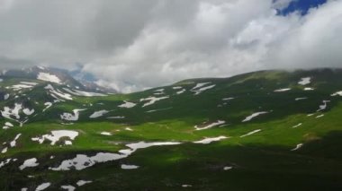 Havadan görünümü dağlar. Dağ Oshten. Rusya.