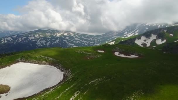 空中视图山。山 Oshten。俄罗斯. — 图库视频影像