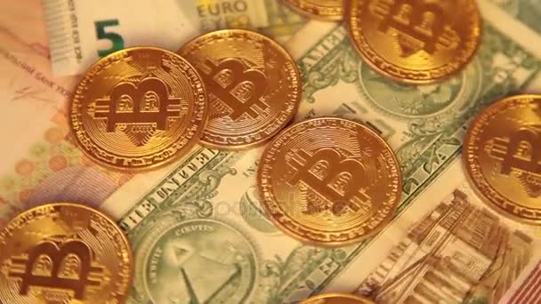 Cripto valuta Bitcoin mynt Spin. Oss Dollar, Euro — Stockvideo