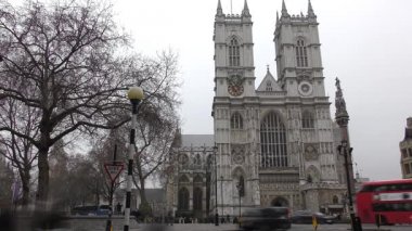 Zaman atlamalı. Tarihi bina - Westminster Abbey. 