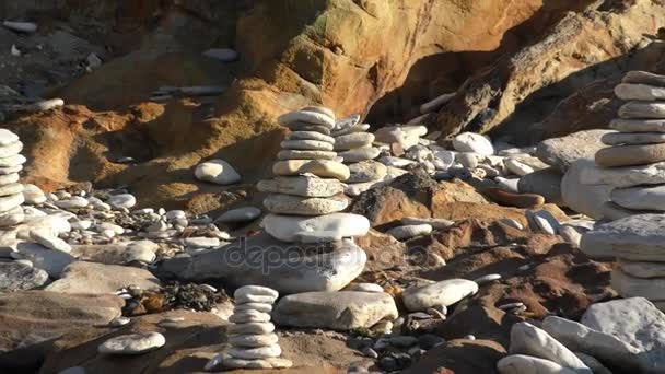 Lutz. Cairn na praia . — Vídeo de Stock