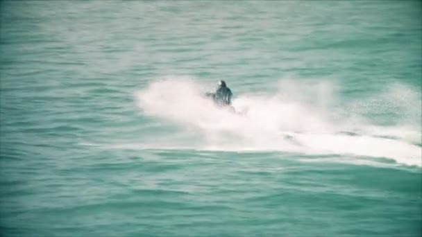 Jet ski a tengerben. — Stock videók