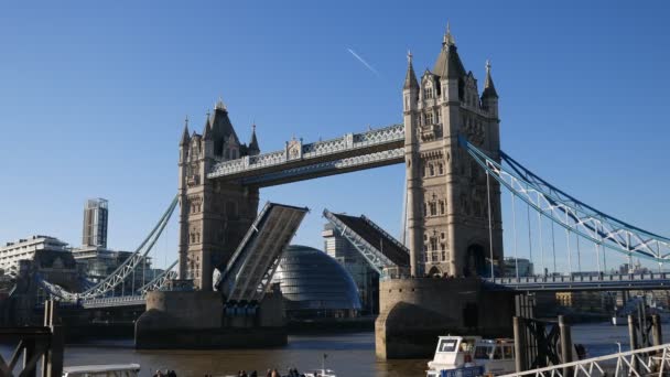 Torre de fechamento ponte . — Vídeo de Stock