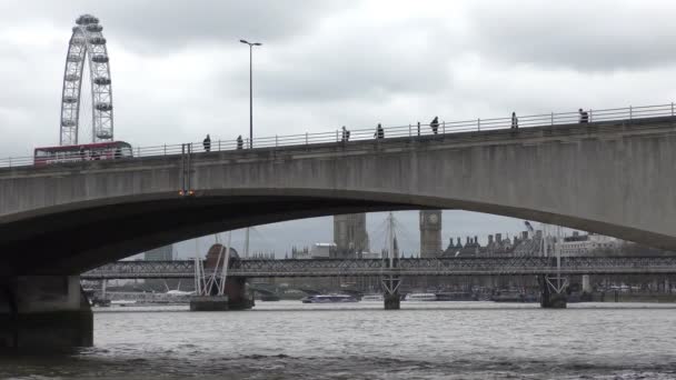 Brücken und Symbole Londons. — Stockvideo