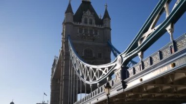 Londra sembolü. Bir taş köprü.