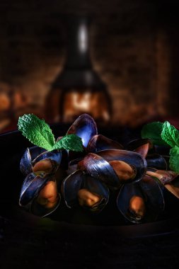 Rustik midye sarımsak ve şarap