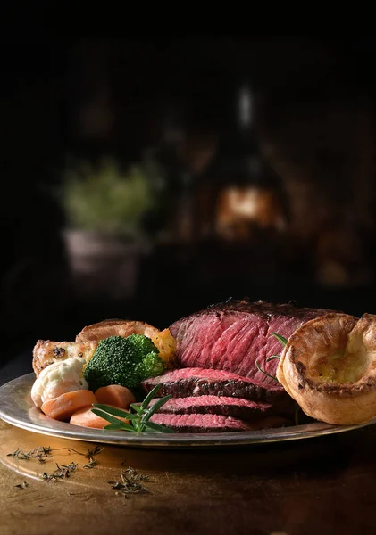 Rustic Rare Roast Beef II — Stock Photo, Image