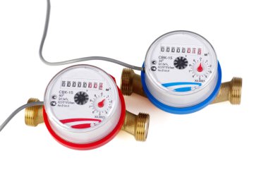 İnternet üzerinden veri sağlama ve kaydetme işlevine sahip modern su sayaçları, hem sıcak hem de soğuk su.