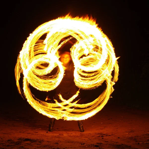 Espectáculo Fuego Espectáculo Luz Bailando Con Fuego Espectáculo Fuego Teatro — Foto de Stock