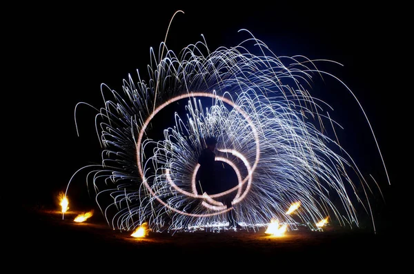 Spettacolo Fuoco Spettacolo Luci Ballare Con Fuoco Spettacolo Fuoco Teatro — Foto Stock