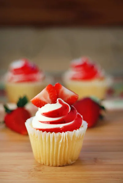 Erdbeerkuchen — Stockfoto