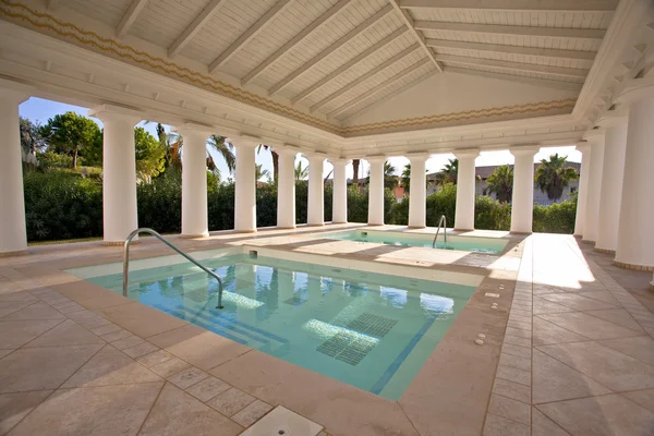 Piscina interior del hotel — Foto de Stock