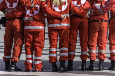 Kızılhaç gönüllüler