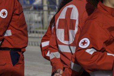 Kızılhaç gönüllüler