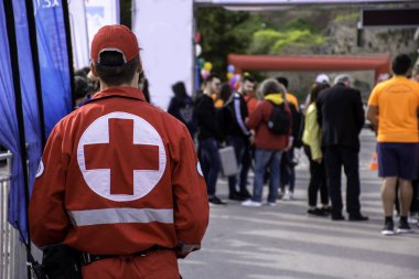 Kızılhaç gönüllüler