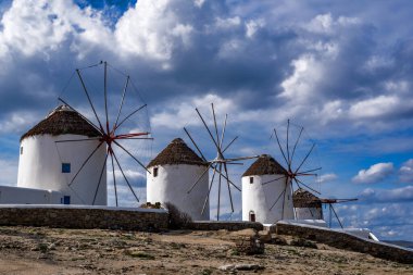 Doğal görünümünü geleneksel Yunan yel değirmenleri Mykonos Adası, Kiklad Adaları, Yunanistan