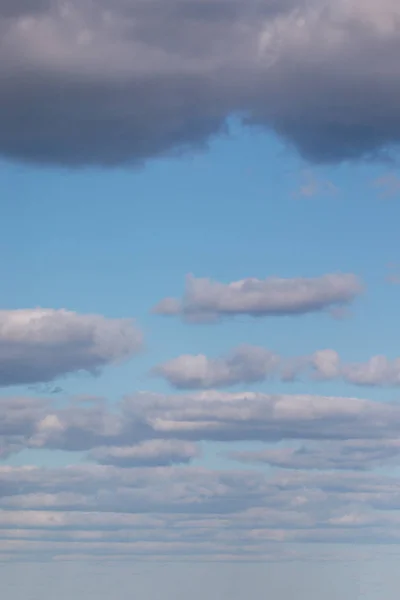 Sparse cloudy gray clouds