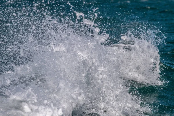 Océano olas estrellándose —  Fotos de Stock