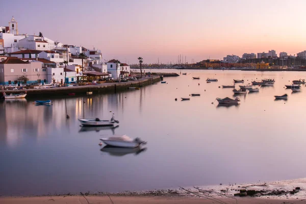 Ferragudo Köyü gün batımında