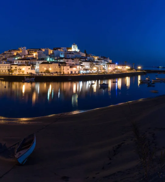 Ferragudo Köyü gün batımında