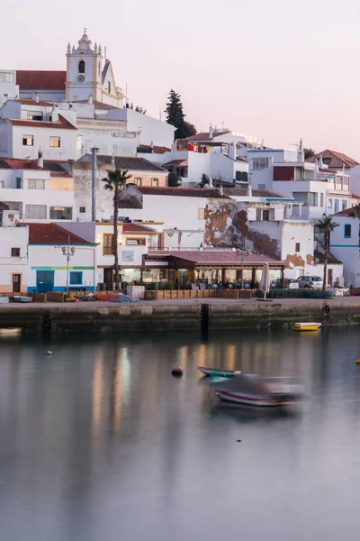 Pueblo de Ferragudo al atardecer —  Fotos de Stock