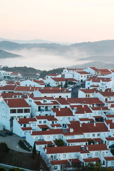 Nebliger Morgen in Mertola — Stockfoto