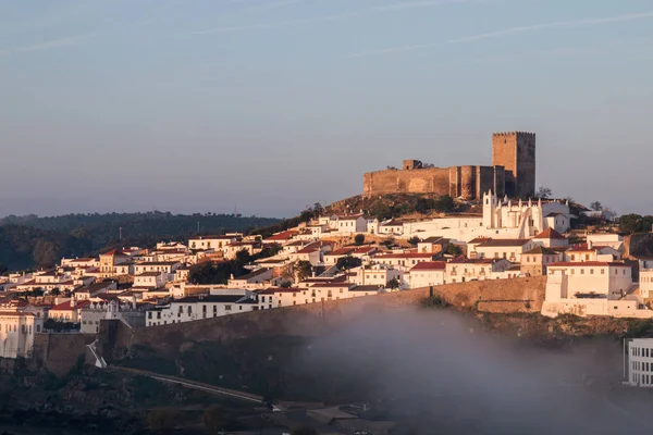 Mañana brumosa en Mertola — Foto de Stock