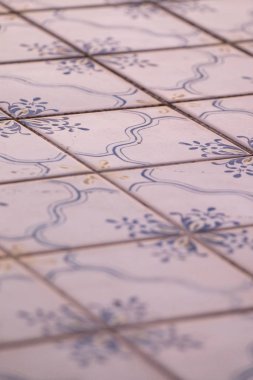 Azulejo tabloyu kapatın 