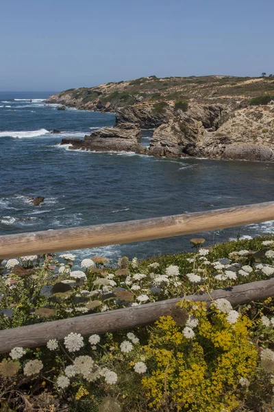 Σχηματισμούς βράχων στα παράλια περιοχή Alentejo — Φωτογραφία Αρχείου