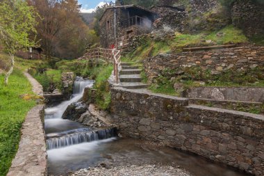 şist köy yolu sahne