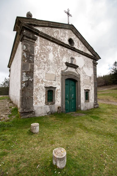 Capilla en la colina de trevim — Foto de Stock