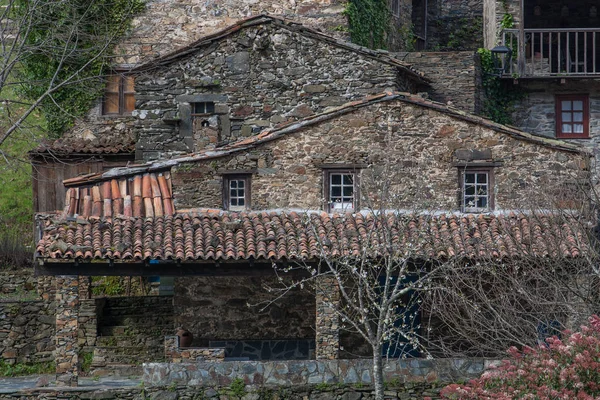 Casas esquisticas típicas en Portugal — Foto de Stock